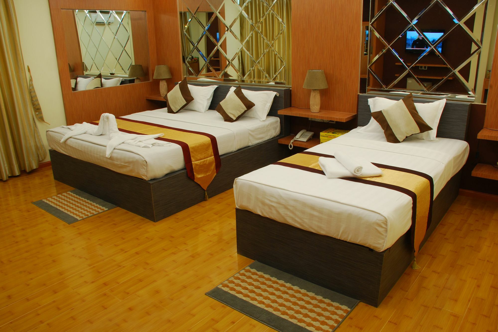Hotel 72 Rangun Zewnętrze zdjęcie