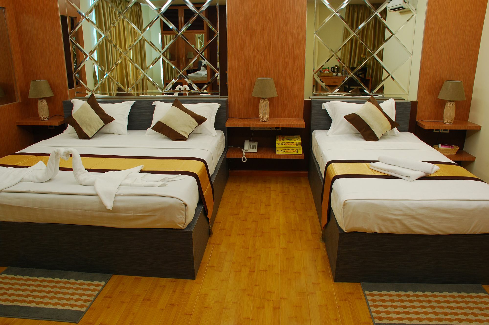 Hotel 72 Rangun Zewnętrze zdjęcie